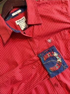 Ariat Kirby Stretch Bossa Nova Red Pinstripe Fitted Shirt. Western Flip Cuffs. L